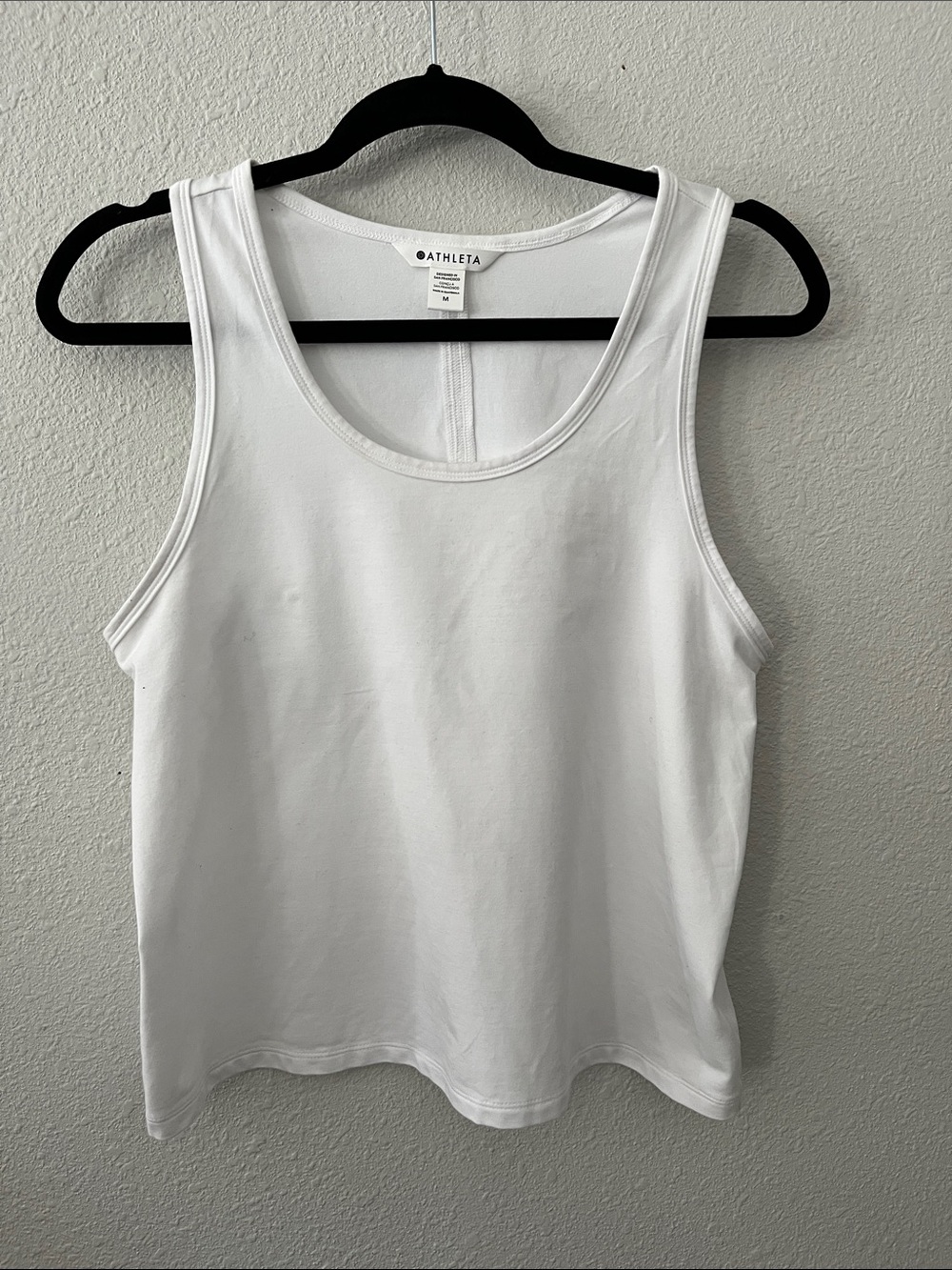 Athleta White Scoop-Neck Tank
Top. 90% Supima Cotton
SZ M